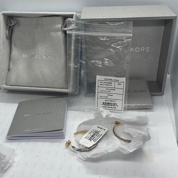 New Michael Kors  Pavé Tear-Shape Drop Earrings - Picture 4 of 10